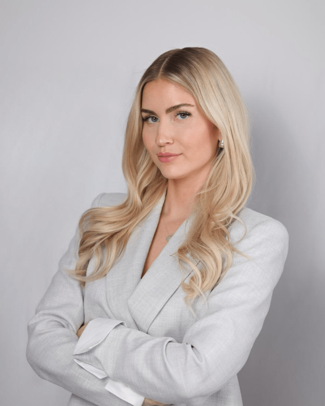 Mirjam Czajka, Expertin für Branding und Design mit Fokus auf visuelle Markenidentität, modernes Webdesign und klare Markenkommunikation für Unternehmen